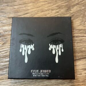 Kylie Jenner eyeshadow pallete